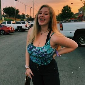 Meet your Posher, Ansley